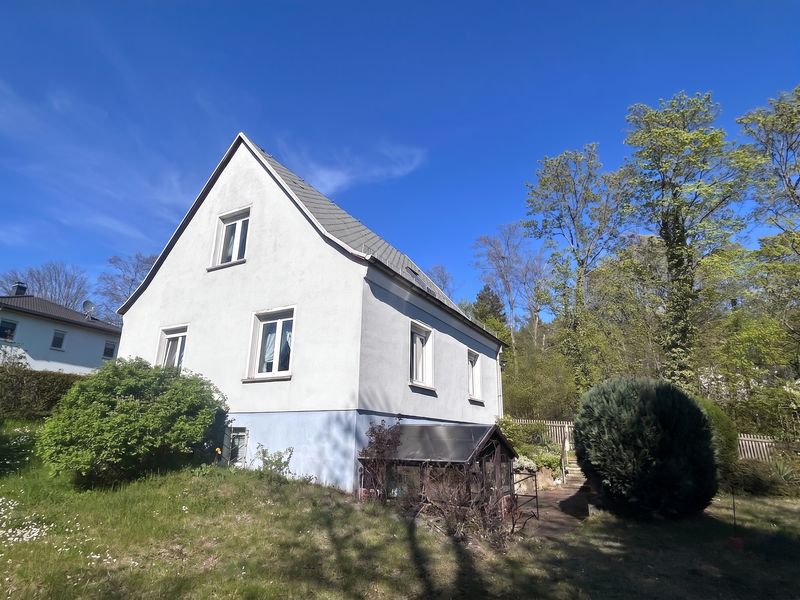 Exklusive Chance in Gera: Haus mit Garten, Terrasse & Garage – gestalten Sie Ihr Zuhause neu